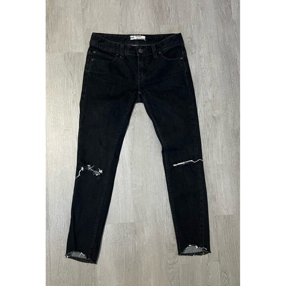 Free People 25 Black Distressed Frayed Hem Grunge Destroyed Cropped Skinny Jeans - Picture 2 of 11